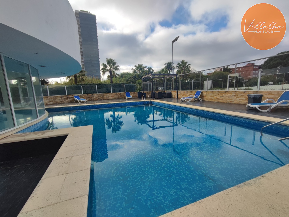 Apartamento ID.3072 - Espectacular Apartamento de 4 Dormitorios a metros de la rambla, playa mansa.