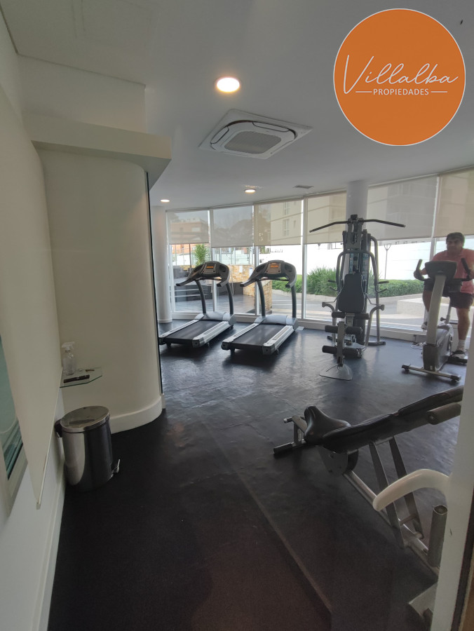 Apartamento ID.3072 - Espectacular Apartamento de 4 Dormitorios a metros de la rambla, playa mansa.
