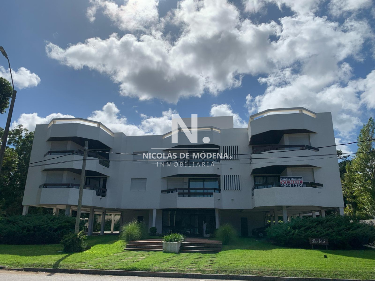 Vende apartamento de 2 dormitorios en playa mansa, Punta del Este