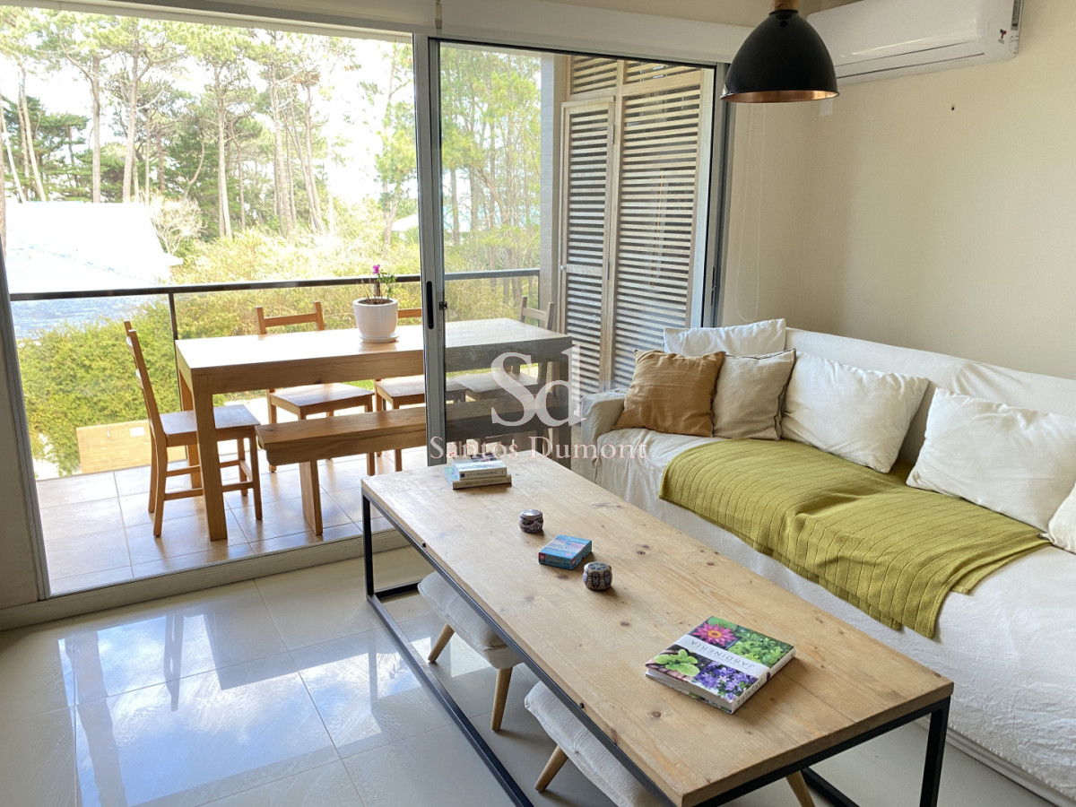 Apartamento ID.25790 - Venta Apartamento 2 dormitorios Punta del Este, con terraza y parrillero
