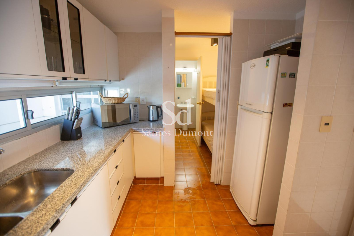 Apartamento ID.25717 - Apartamento en venta, 2 dormitorios y servicio en Playa Brava