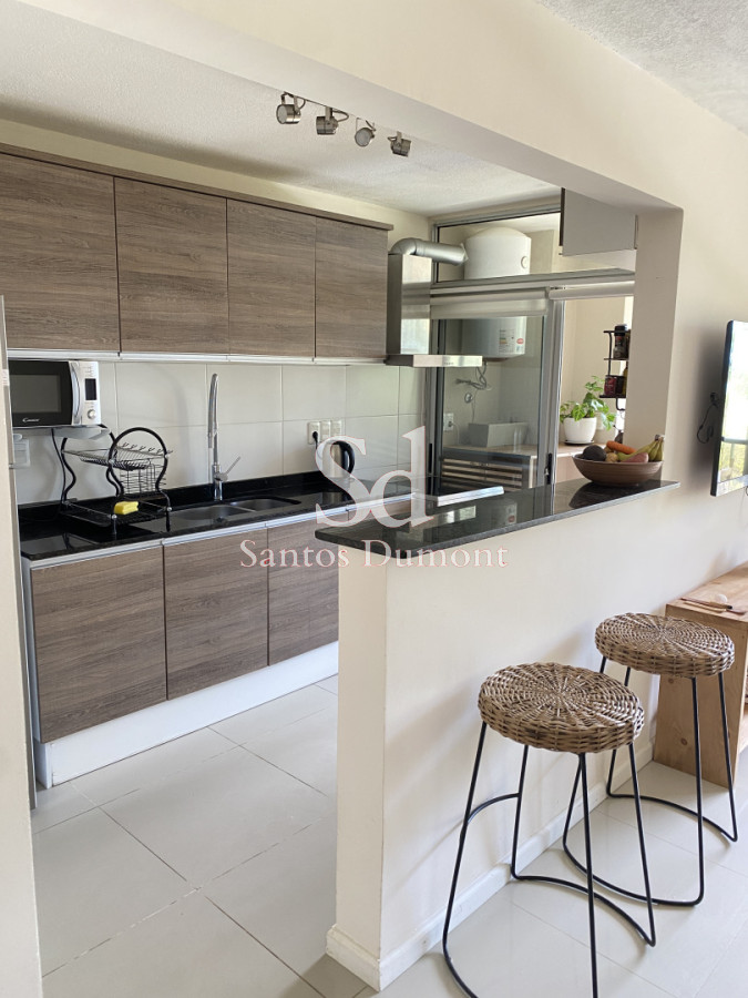 Apartamento ID.25790 - Venta Apartamento 2 dormitorios Punta del Este, con terraza y parrillero