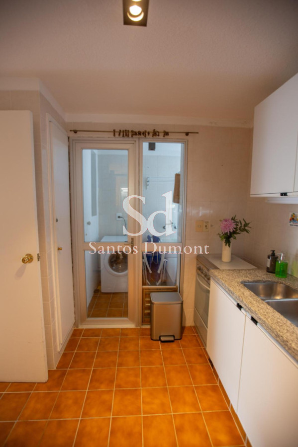 Apartamento ID.25717 - Apartamento en venta, 2 dormitorios y servicio en Playa Brava