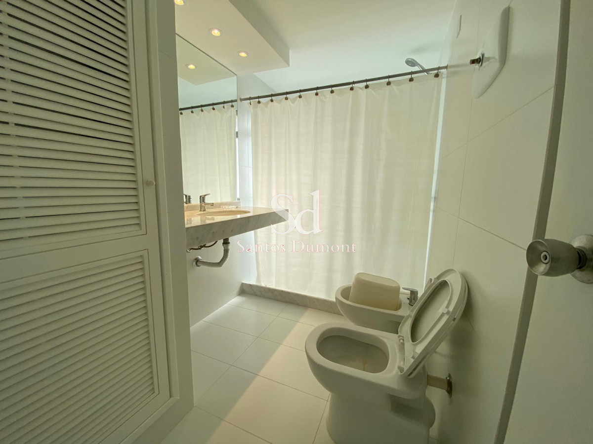 Apartamento ID.7847 - Venta Apartamento 2 Dormitorios y servicio Playa Mansa