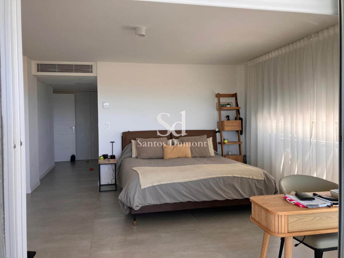 Apartamento ID.25516 - Venta apartamento 3 Dormitorios y dependencia Playa Mansa, Punta del Este