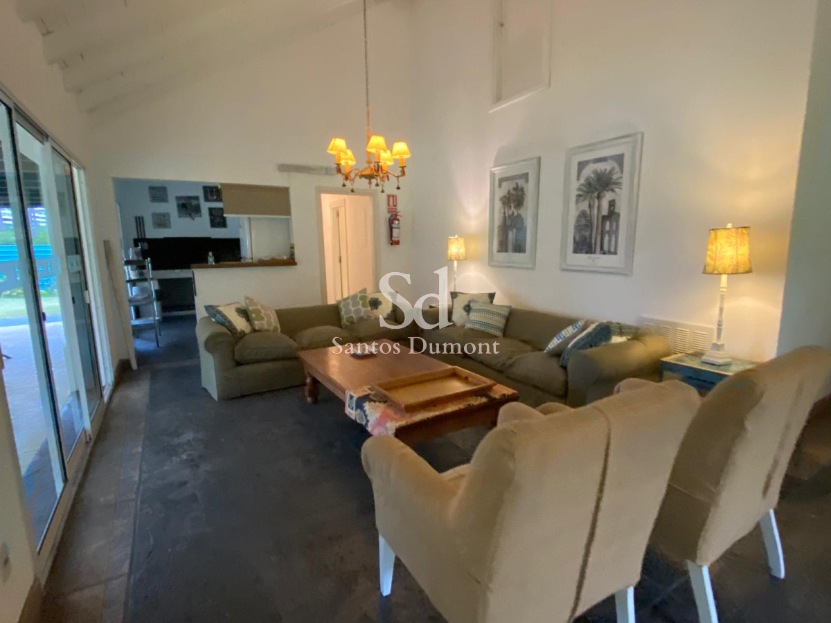 Apartamento ID.13511 - ESPECTACULAR UBICACION FRENTE AL ARROYO
