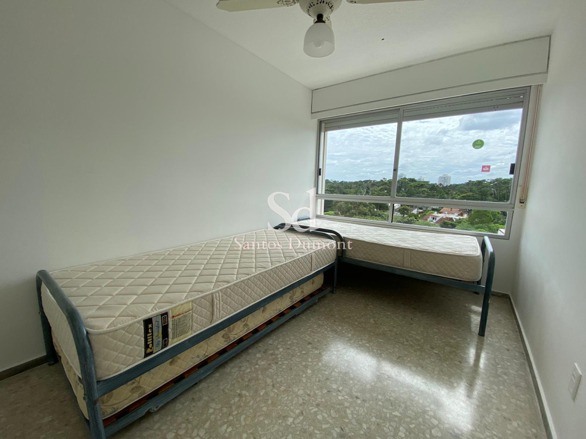 Apartamento ID.7847 - Venta Apartamento 2 Dormitorios y servicio Playa Mansa