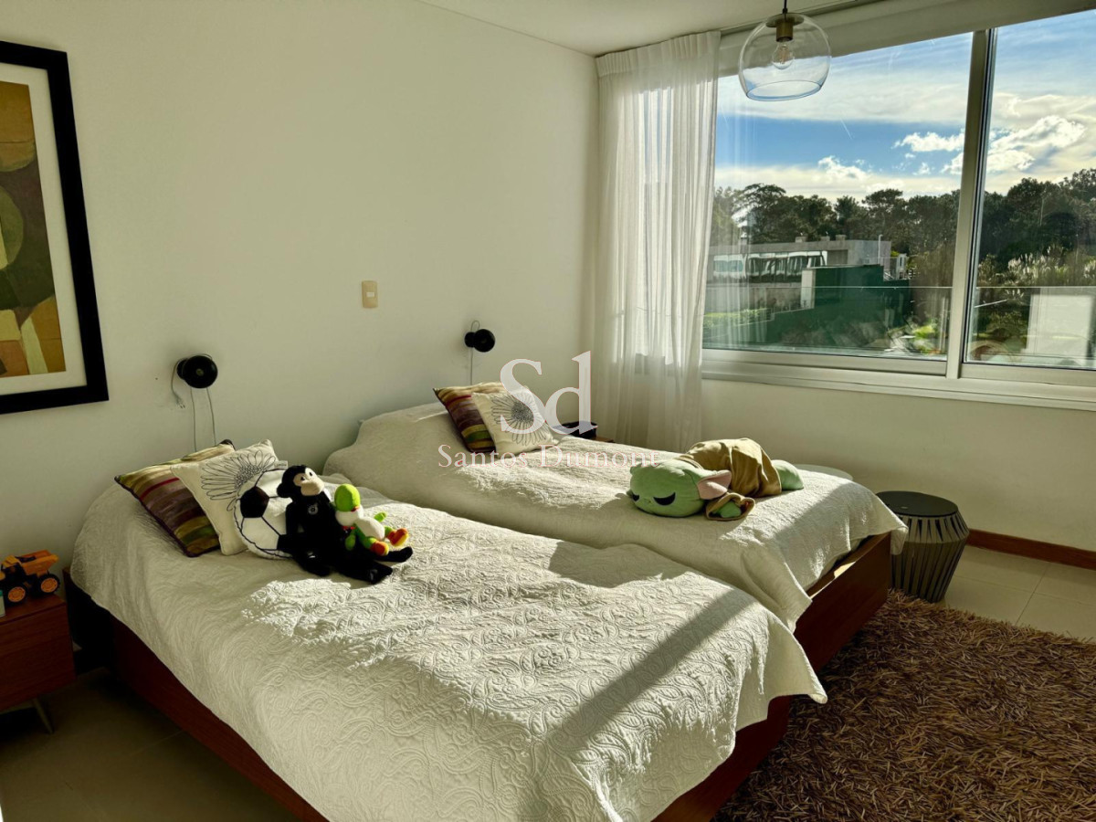 Apartamento ID.25716 - Apartamento en venta primera linea playa brava, 3 dormitorios