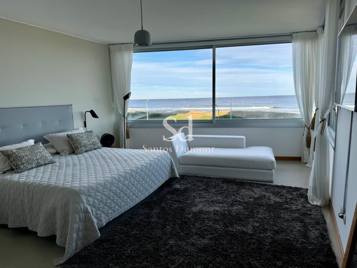 Apartamento ID.25716 - Apartamento en venta primera linea playa brava, 3 dormitorios