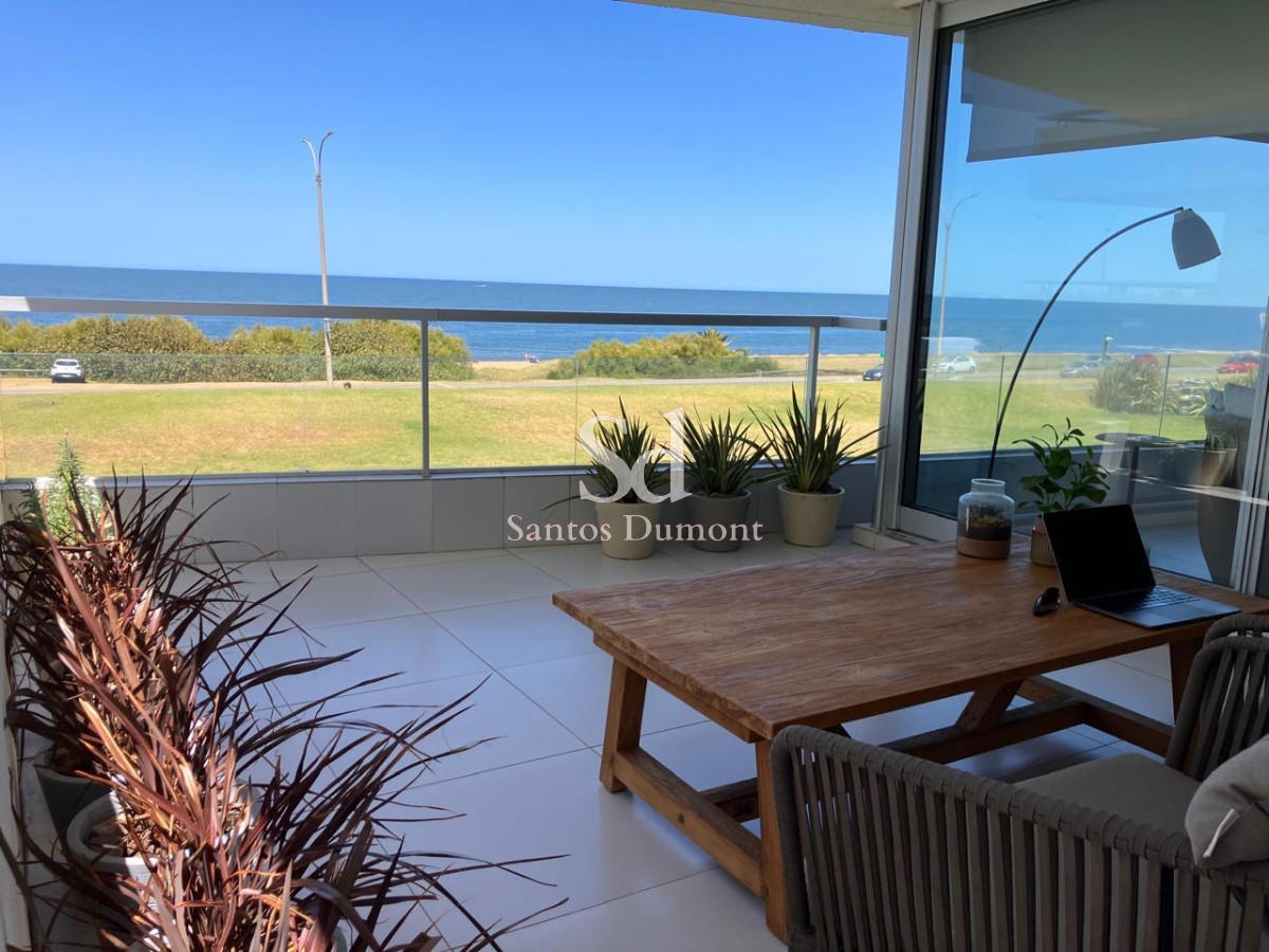 Apartamento ID.25516 - Venta apartamento 3 Dormitorios y dependencia Playa Mansa, Punta del Este