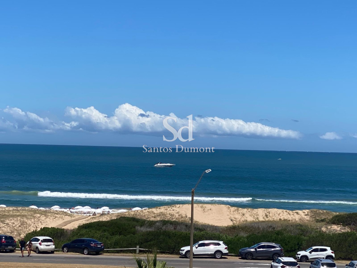 Apartamento ID.25716 - Apartamento en venta primera linea playa brava, 3 dormitorios