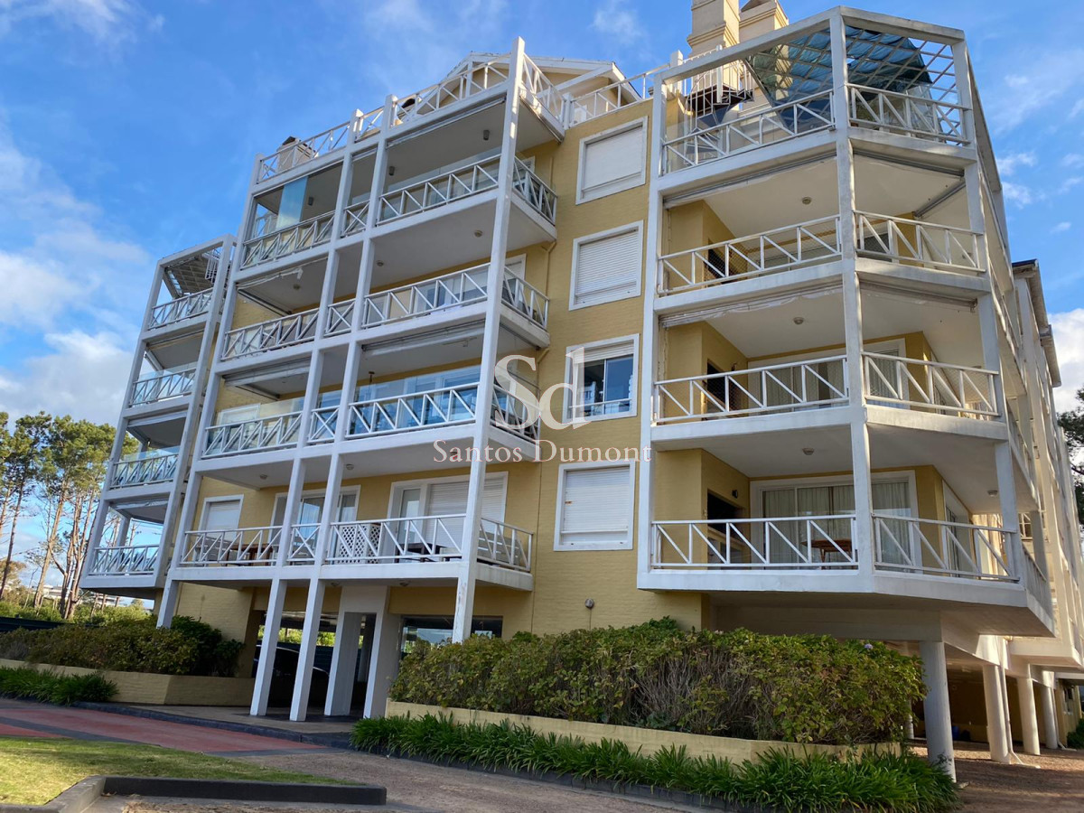 Apartamento ID.13511 - ESPECTACULAR UBICACION FRENTE AL ARROYO