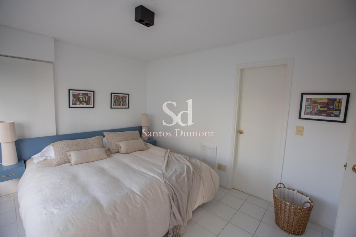 Apartamento ID.25717 - Apartamento en venta, 2 dormitorios y servicio en Playa Brava