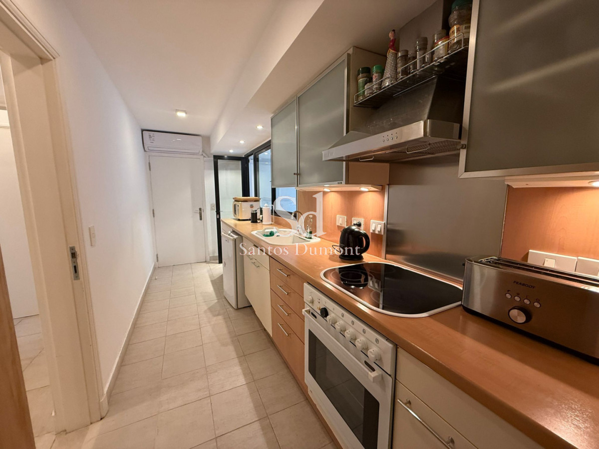 Apartamento ID.8806 - Apartamento en venta 3 dormitorios en suite más dependencia de servicio completo, Punta del Este, Playa Brava