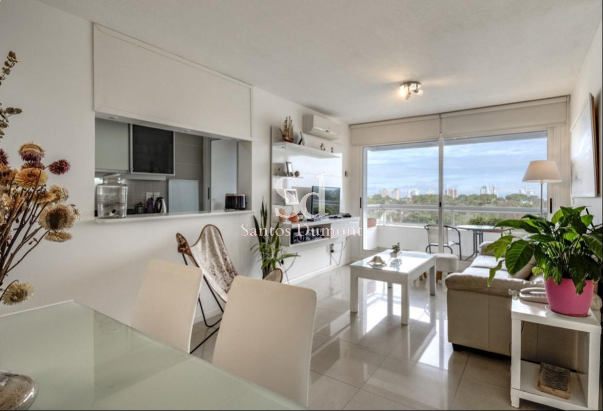 Apartamento ID.8142 - Apartamento en venta, 2 dormitorios, en Punta del Este