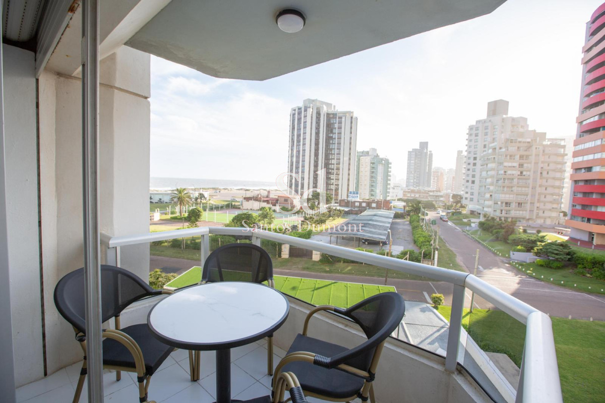 Apartamento ID.25717 - Apartamento en venta, 2 dormitorios y servicio en Playa Brava
