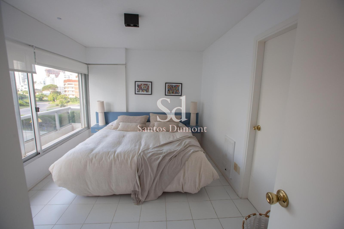 Apartamento ID.25717 - Apartamento en venta, 2 dormitorios y servicio en Playa Brava