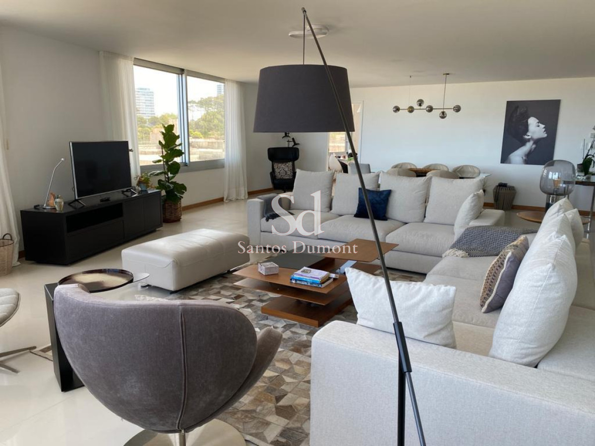 Apartamento ID.25716 - Apartamento en venta primera linea playa brava, 3 dormitorios