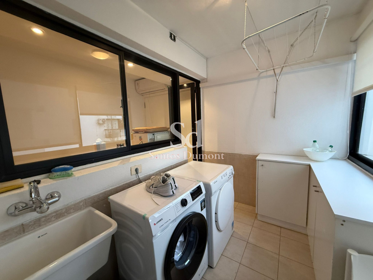 Apartamento ID.8806 - Apartamento en venta 3 dormitorios en suite más dependencia de servicio completo, Punta del Este, Playa Brava