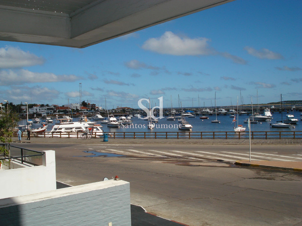 Apartamento ID.8575 - Venta Apartamento Semipiso de 4 dormitorios + servicio completo Punta del Este