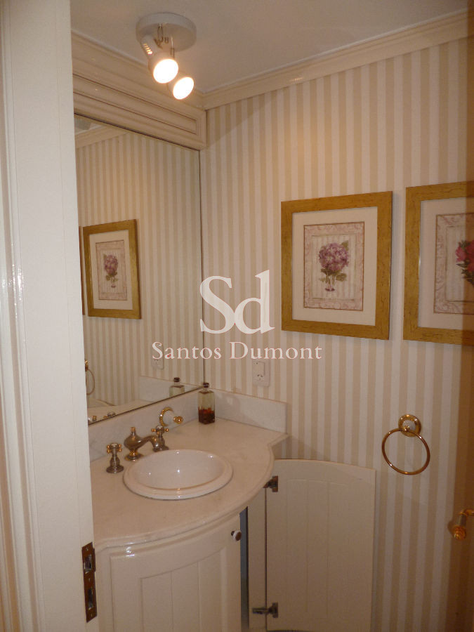 Apartamento ID.8575 - Venta Apartamento Semipiso de 4 dormitorios + servicio completo Punta del Este