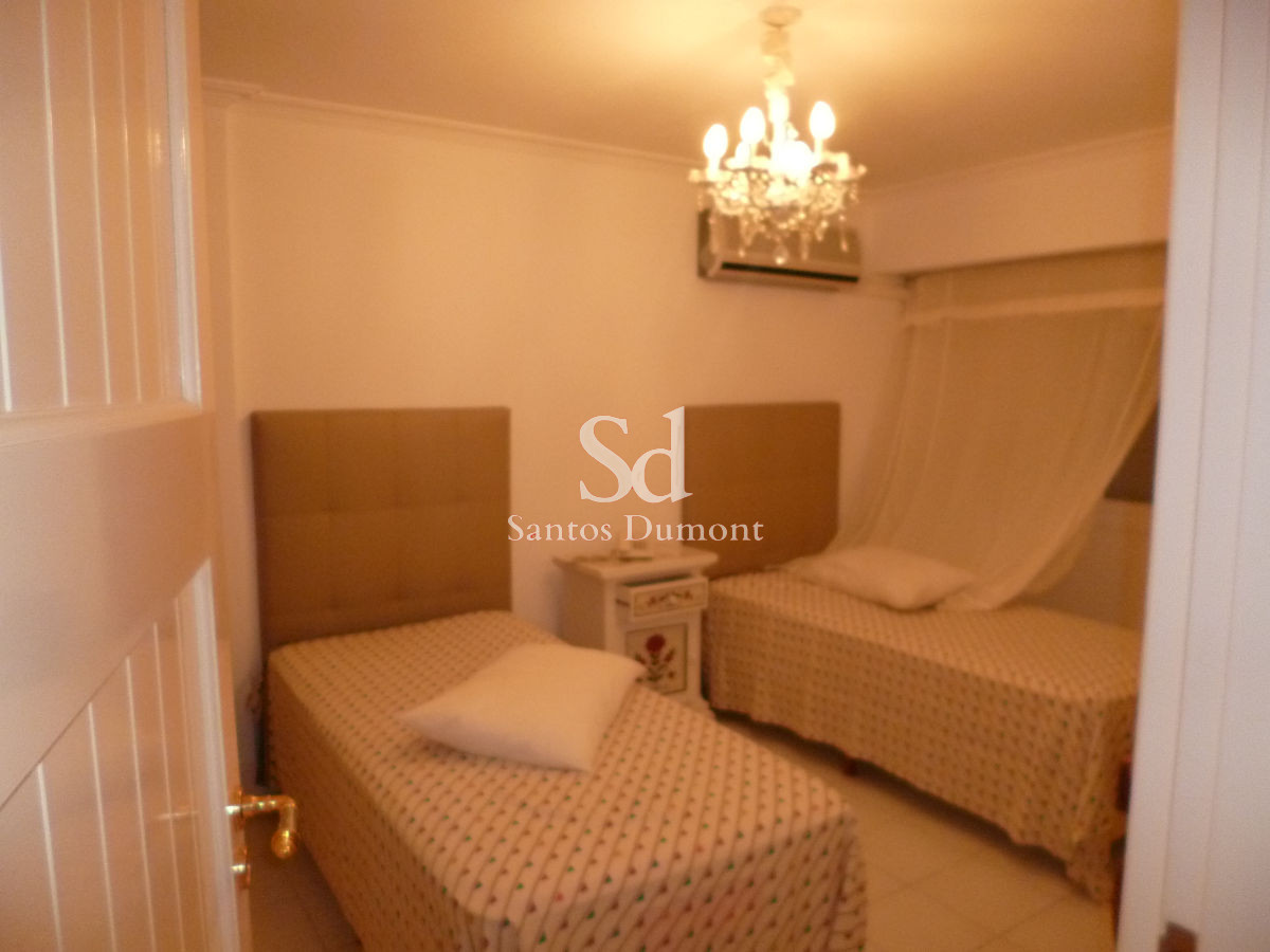 Apartamento ID.8575 - Venta Apartamento Semipiso de 4 dormitorios + servicio completo Punta del Este