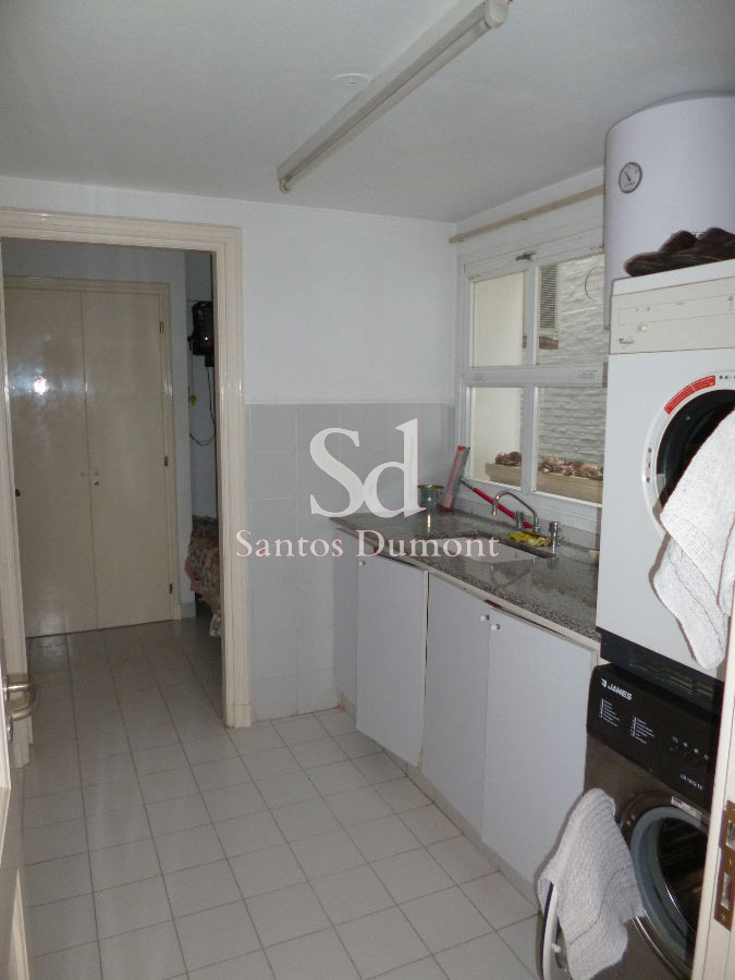 Apartamento ID.8575 - Venta Apartamento Semipiso de 4 dormitorios + servicio completo Punta del Este