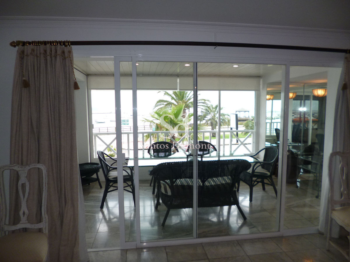 Apartamento ID.8575 - Venta Apartamento Semipiso de 4 dormitorios + servicio completo Punta del Este
