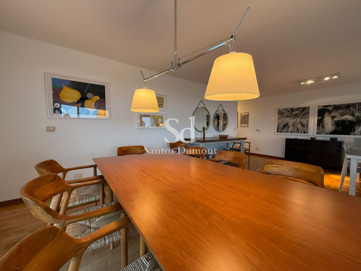 Apartamento ID.8806 - Apartamento en venta 3 dormitorios en suite más dependencia de servicio completo, Punta del Este, Playa Brava