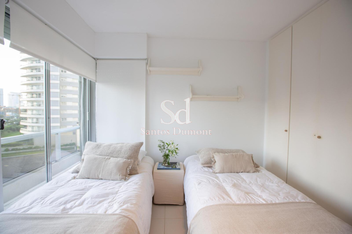 Apartamento ID.25717 - Apartamento en venta, 2 dormitorios y servicio en Playa Brava