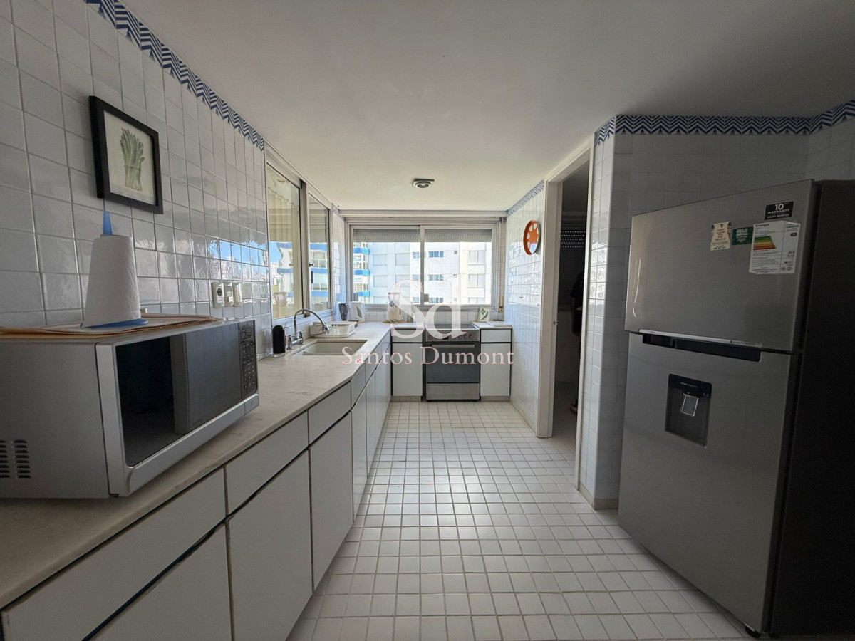 Apartamento ID.25325 - Apartamento Venta - 4 dormitorios - Punta del Este