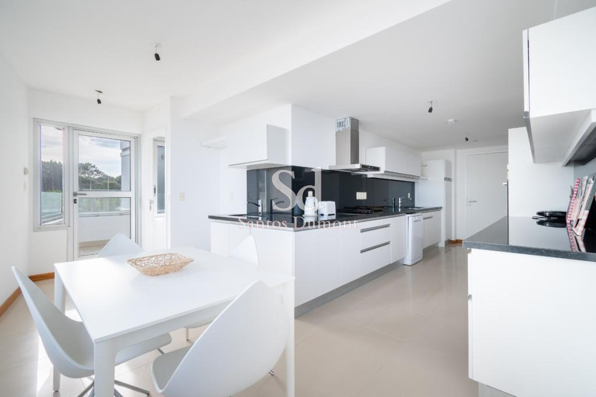 Apartamento ID.25716 - Apartamento en venta primera linea playa brava, 3 dormitorios