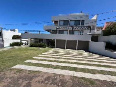 VENTA - EXCELENTE UBICACION