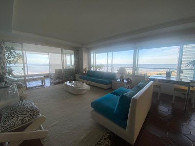 Apartamento Venta - 4 dormitorios - Punta del Este