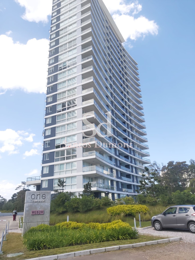 Se vende unidad en Torre One II
Edificio de alta categoría en Punta del Este
1 dormitorio amplio, 1 baño en suite y 1 toilette
Cocina definida con cómodo espacio de lavadero
Living comedor comunicado con su terraza de uso exclusivo
Amplio garaje en subsuelo

Piso alto en la torre por ende se logra muy buena vista al mar

No dude llamar para visitarlo y consultar por otras unidades

La ubicación en el mapa es generada automáticamente y puede NO ser exacta la de la propiedad. Consultenos