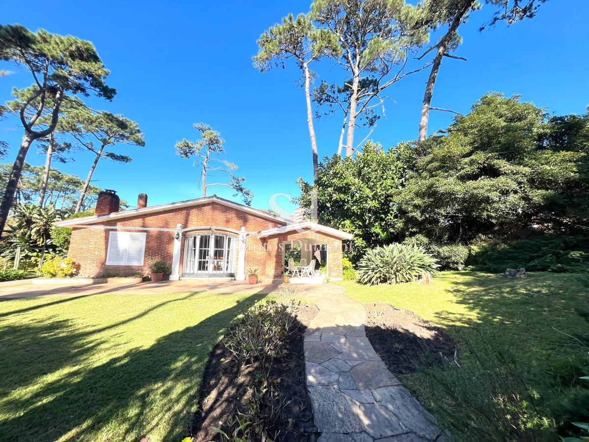 Casa ID.25332 - VENTA - EXCELENTE UBICACION, MAS DE 3.000 M2 TERRENO