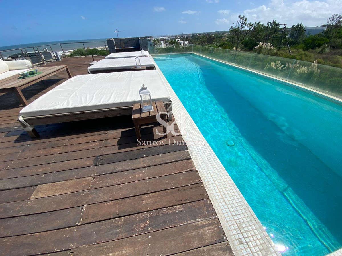 Casa ID.11879 - Espectacular casa en venta - 7 dorms - vista al mar