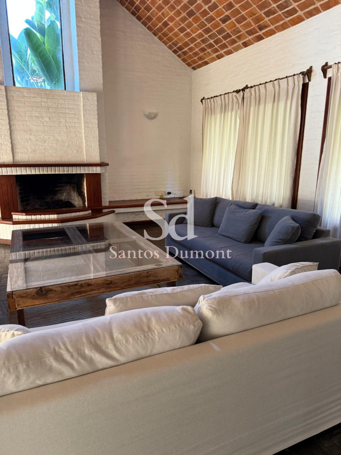 Casa ID.25352 - Venta Casa 6 dormitorios El Golf Punta del Este