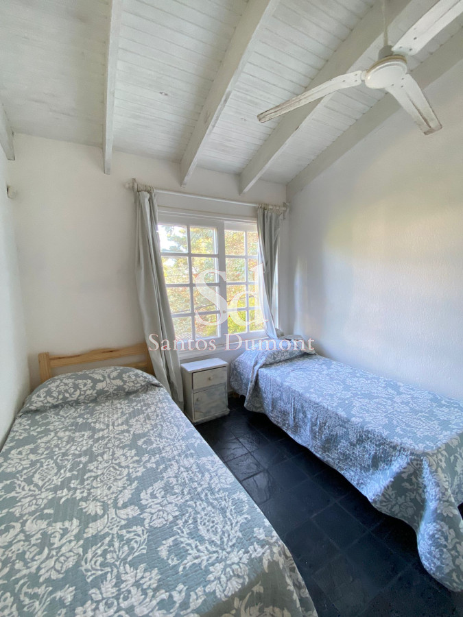Casa ID.24080 - VENTA - EXCELENTE UBICACION