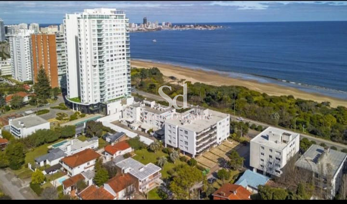 Casa ID.25779 - Venta de Casa- Playa Mansa Punta del Este- A pasos del mar