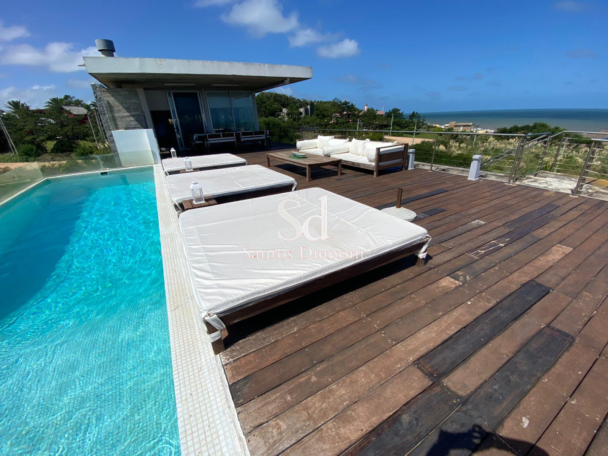 Casa ID.11879 - Espectacular casa en venta - 7 dorms - vista al mar