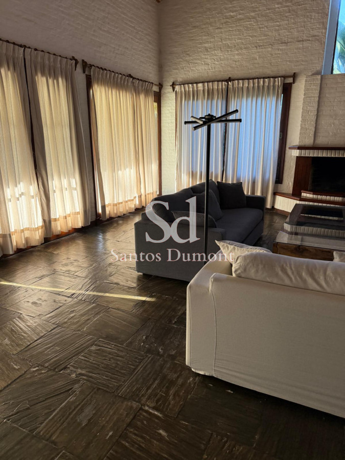 Casa ID.25352 - Venta Casa 6 dormitorios El Golf Punta del Este