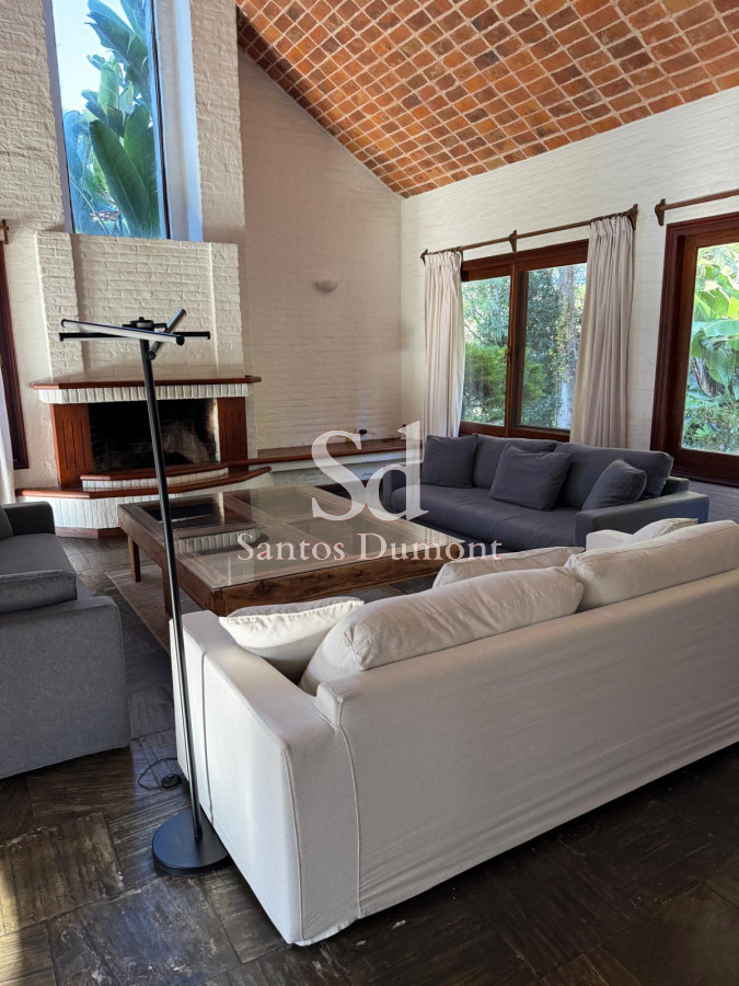 Casa ID.25352 - Venta Casa 6 dormitorios El Golf Punta del Este