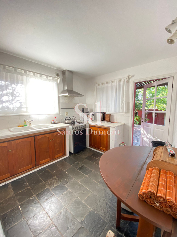 Casa ID.24080 - VENTA - EXCELENTE UBICACION