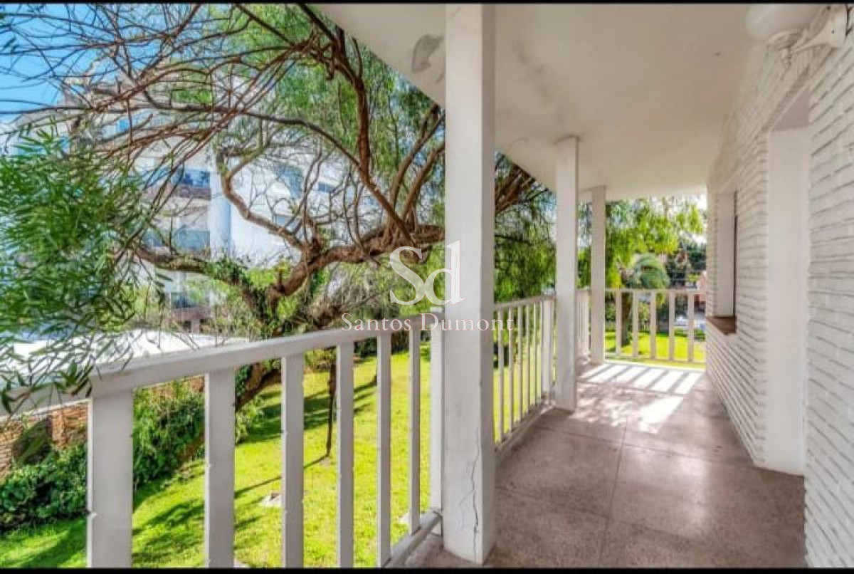 Casa ID.25779 - Venta de Casa- Playa Mansa Punta del Este- A pasos del mar