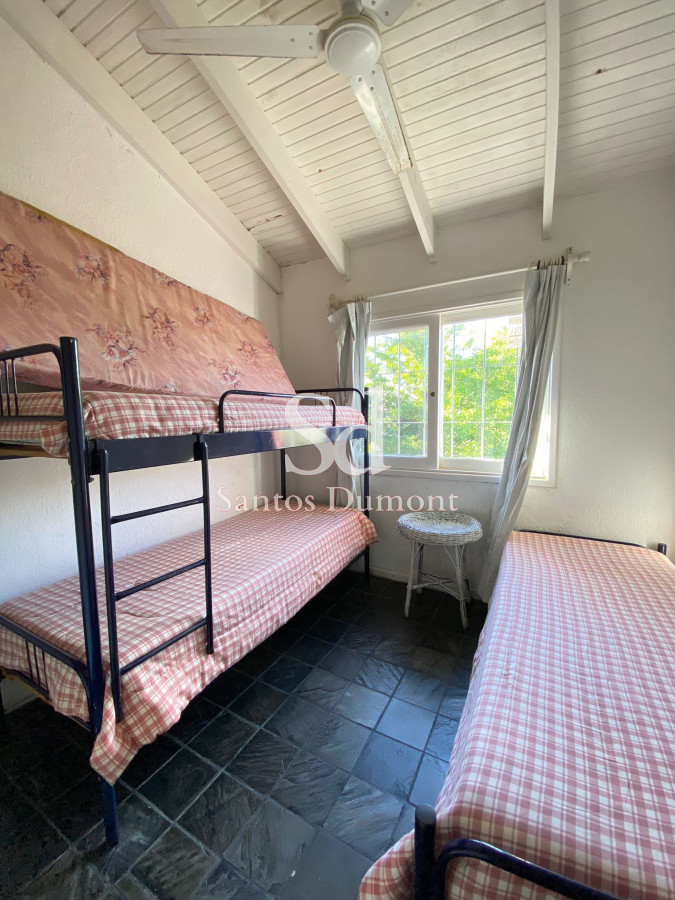 Casa ID.24080 - VENTA - EXCELENTE UBICACION