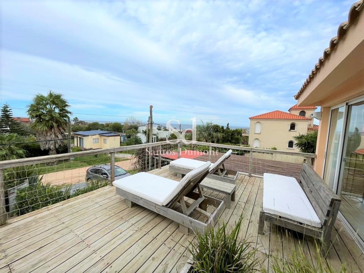Casa ID.11625 - VENTA - EXCELENTE UBICACION