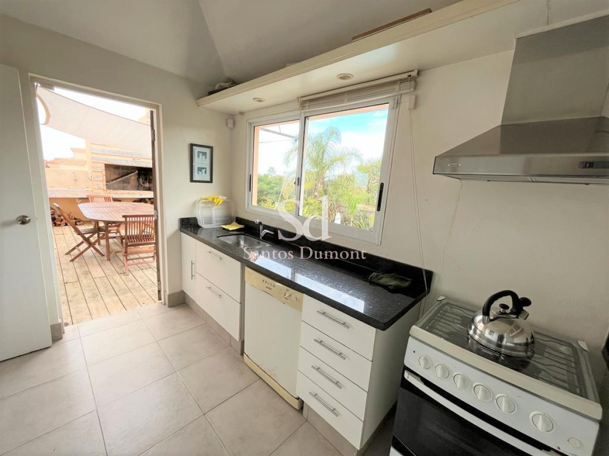 Casa ID.11625 - VENTA - EXCELENTE UBICACION