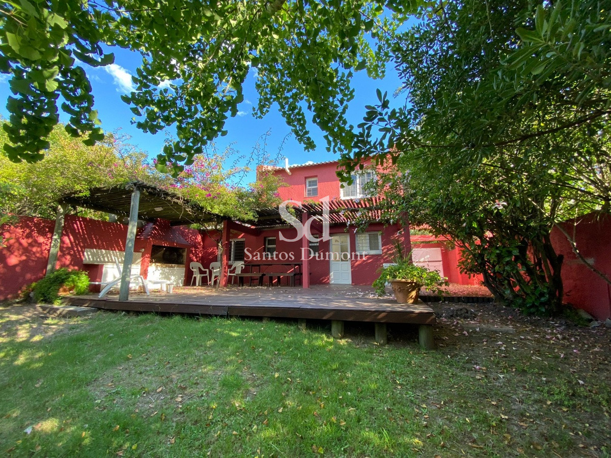 Casa ID.24080 - VENTA - EXCELENTE UBICACION