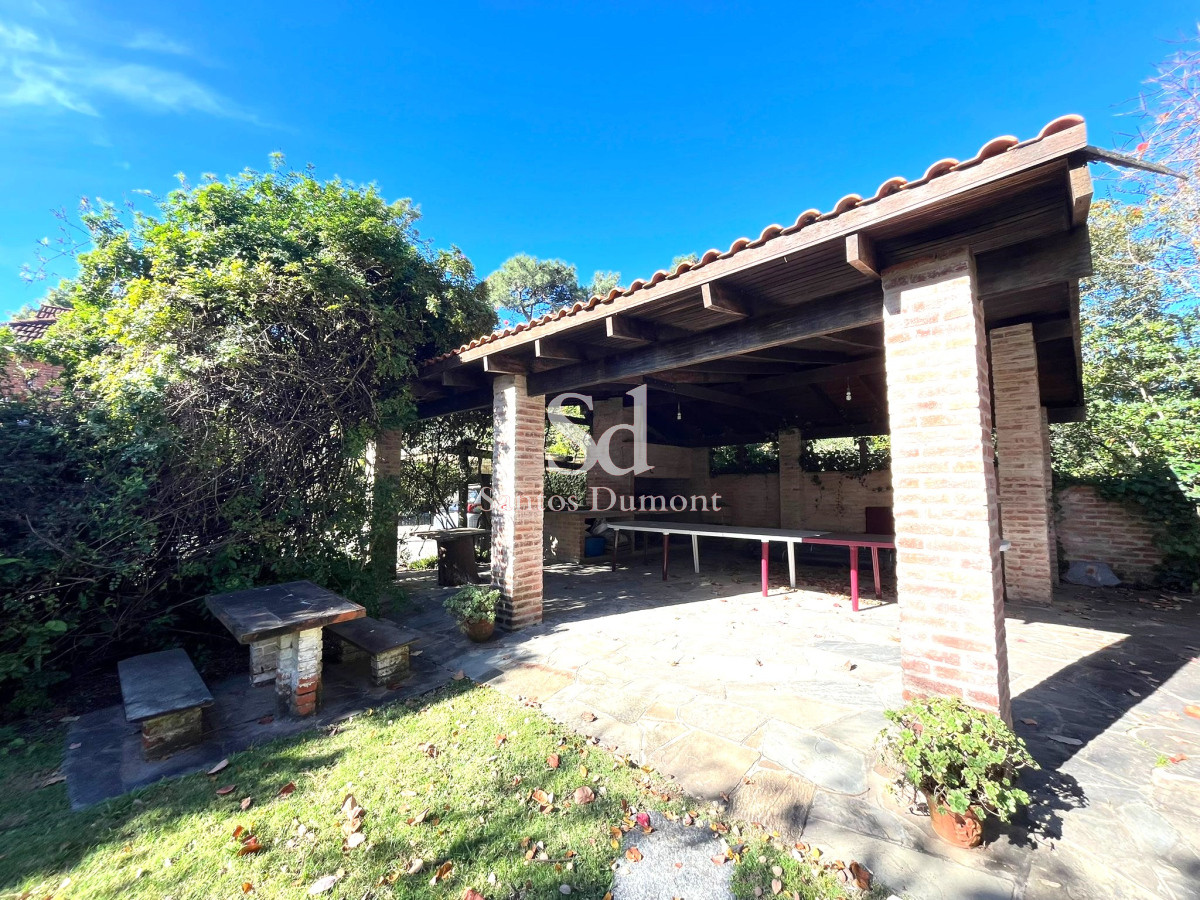 Casa ID.25332 - VENTA - EXCELENTE UBICACION, MAS DE 3.000 M2 TERRENO